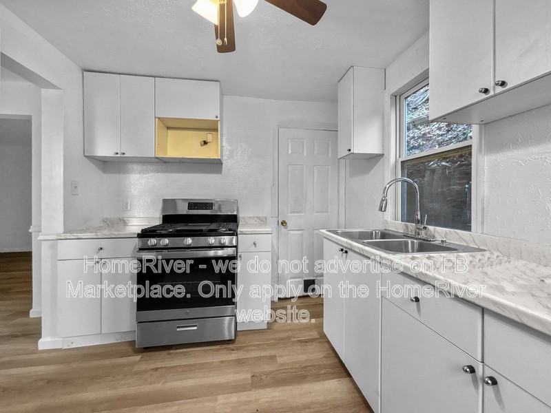 2140 Lincoln Blvd - Photo 4 of 22