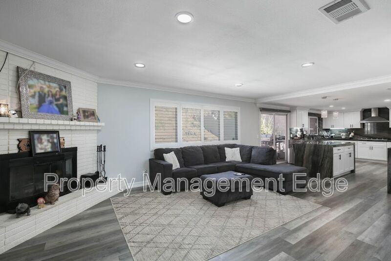 25502 Jaclyn Ave - Photo 5 of 29