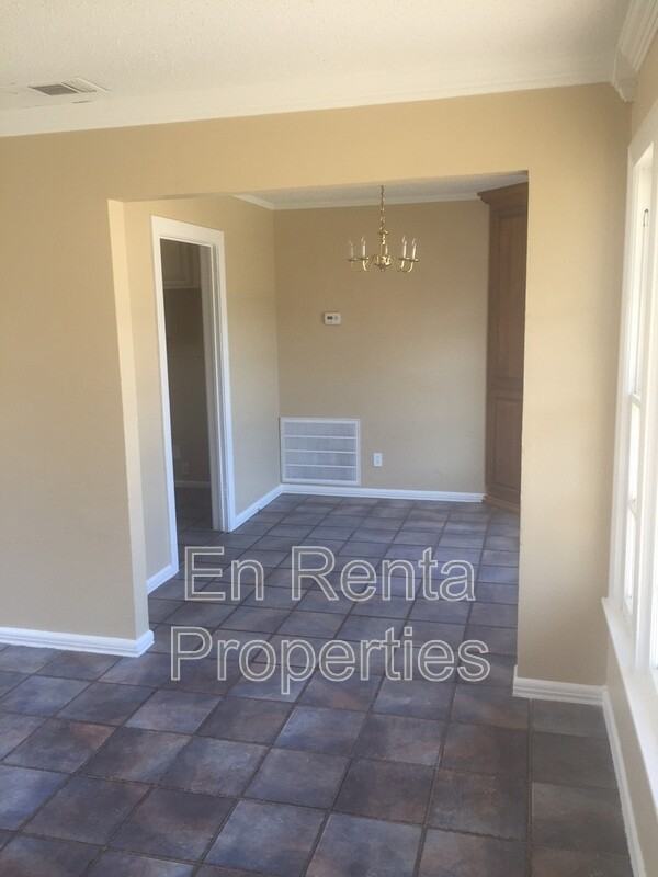 601 W Beach St - Photo 4 of 14