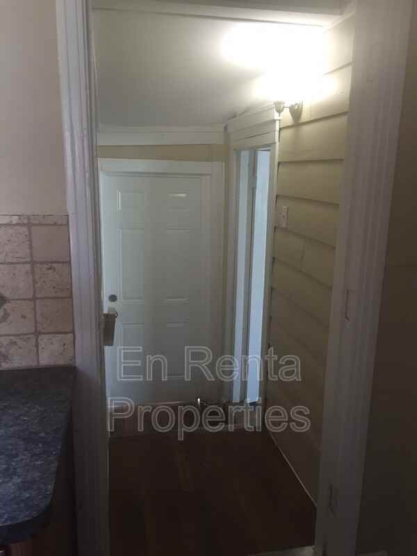 601 W Beach St - Photo 7 of 14