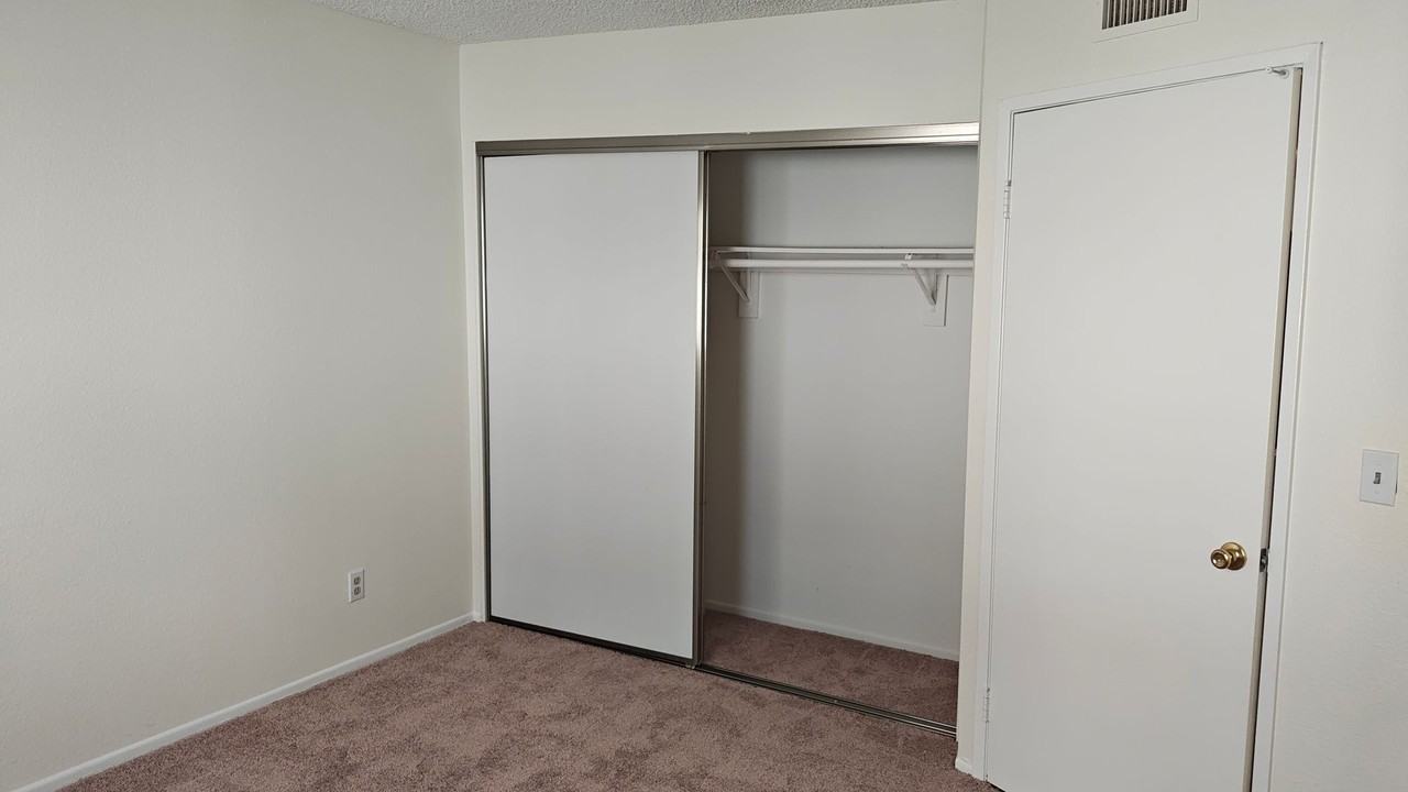 Villa Geneva Apartments - Photo 7 of 37