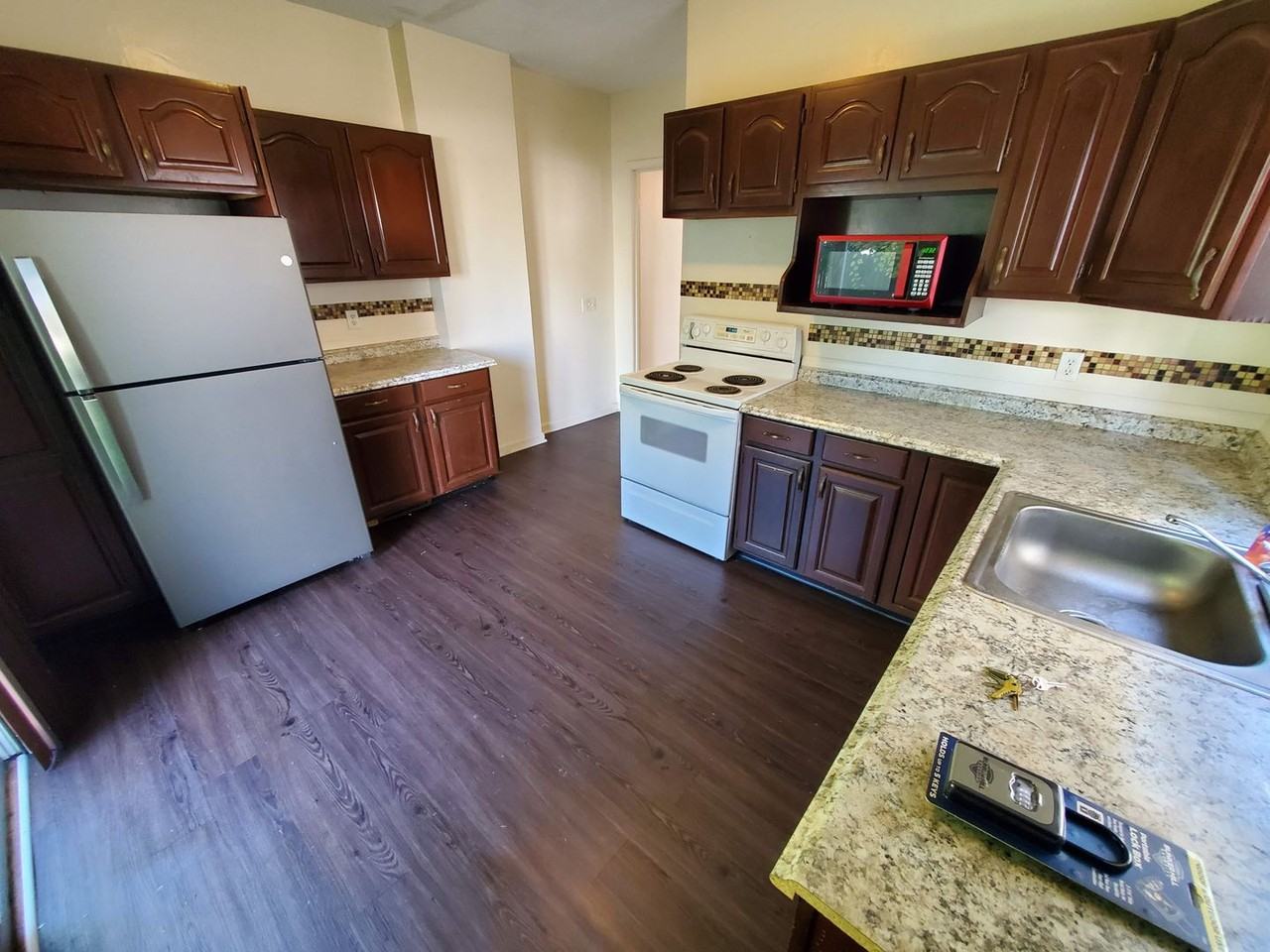 55 Middlesex Rd - Photo 2 of 14