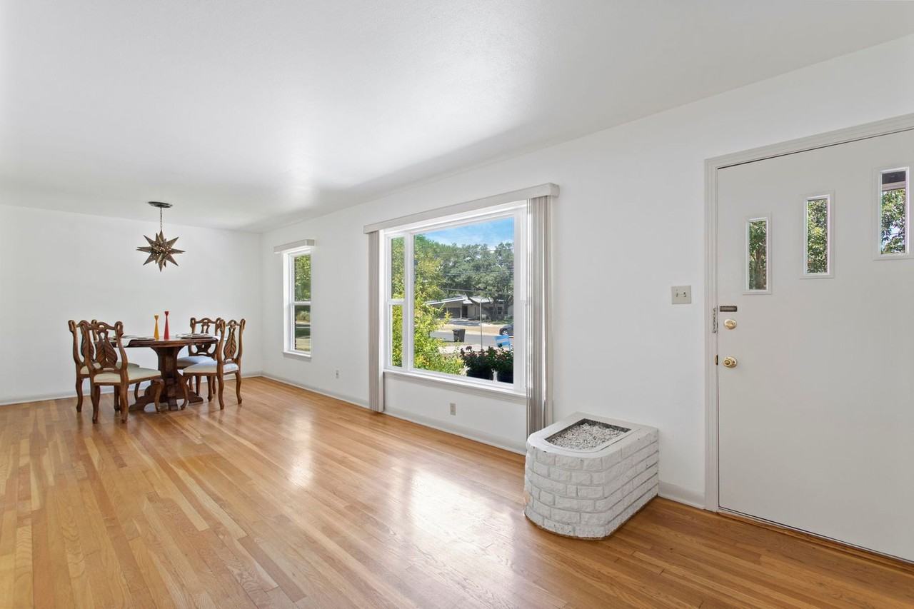 2010 Edgehill Dr - Photo 7 of 27