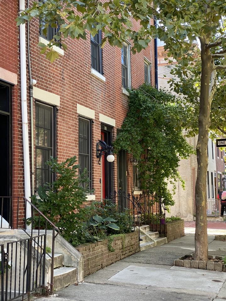 624 Catharine Street - Photo 3 of 50