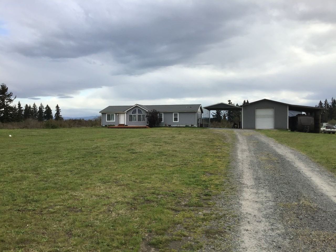 8835 Canal Rd Se - Photo 6 of 15