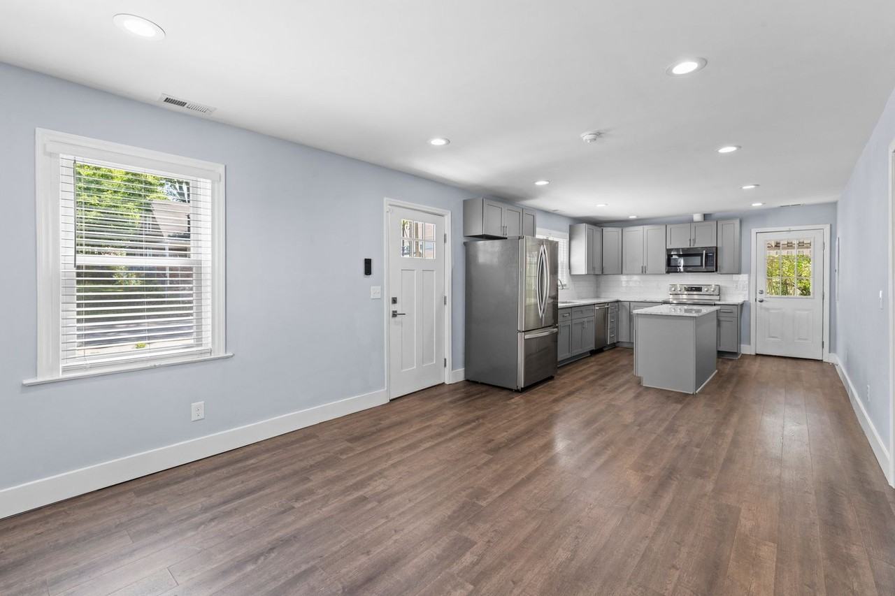 403 N Hyde Park Ave - Photo 6 of 27