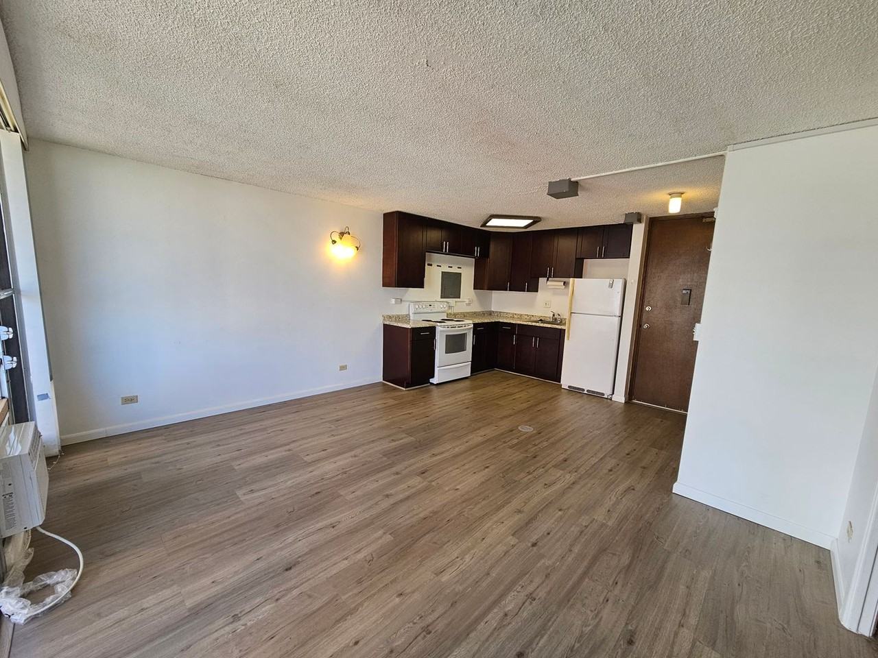 2754 Kuilei St #1102 - Photo 5 of 12