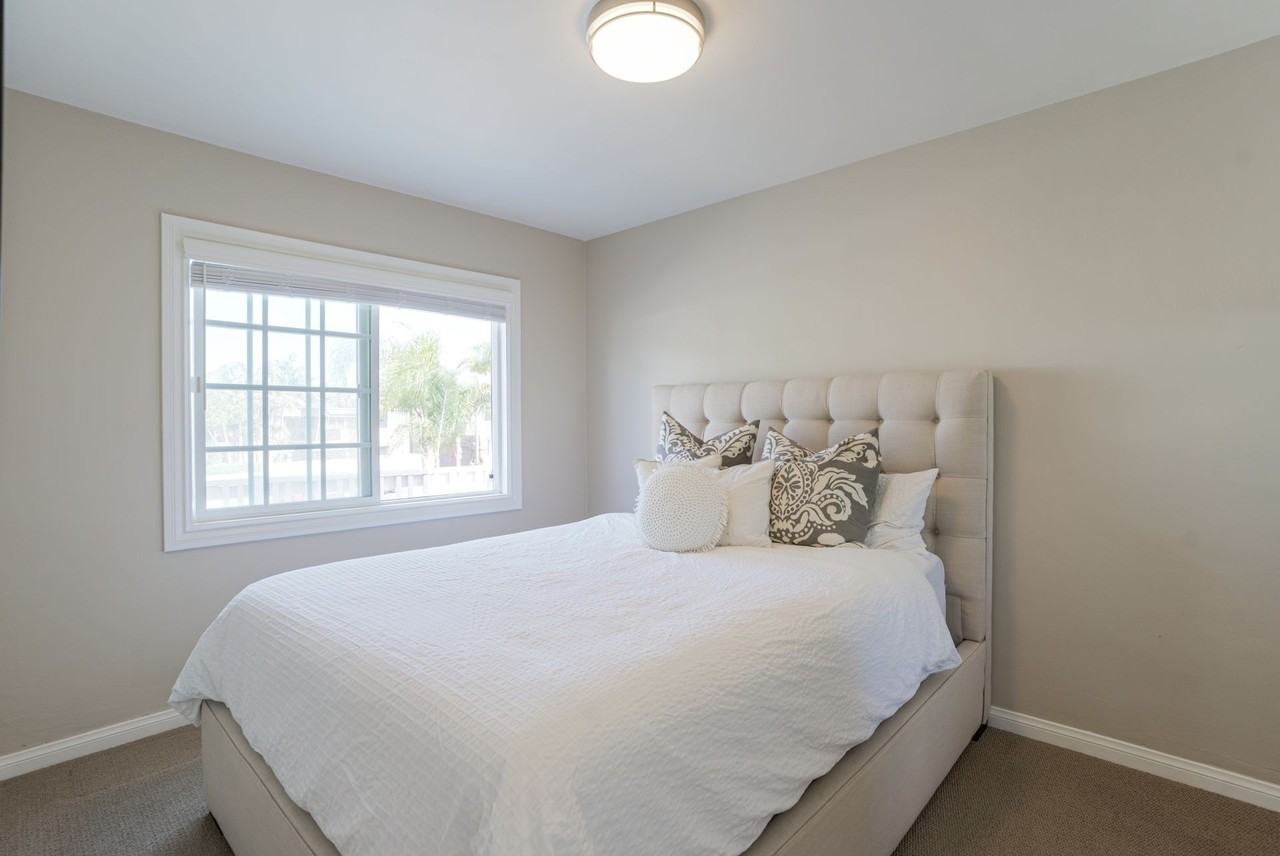 1633 E Balboa Blvd - Photo 4 of 5