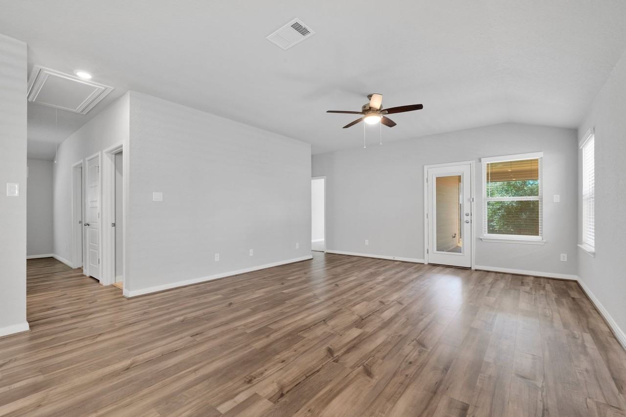 13166 Maridell Park - Photo 3 of 23