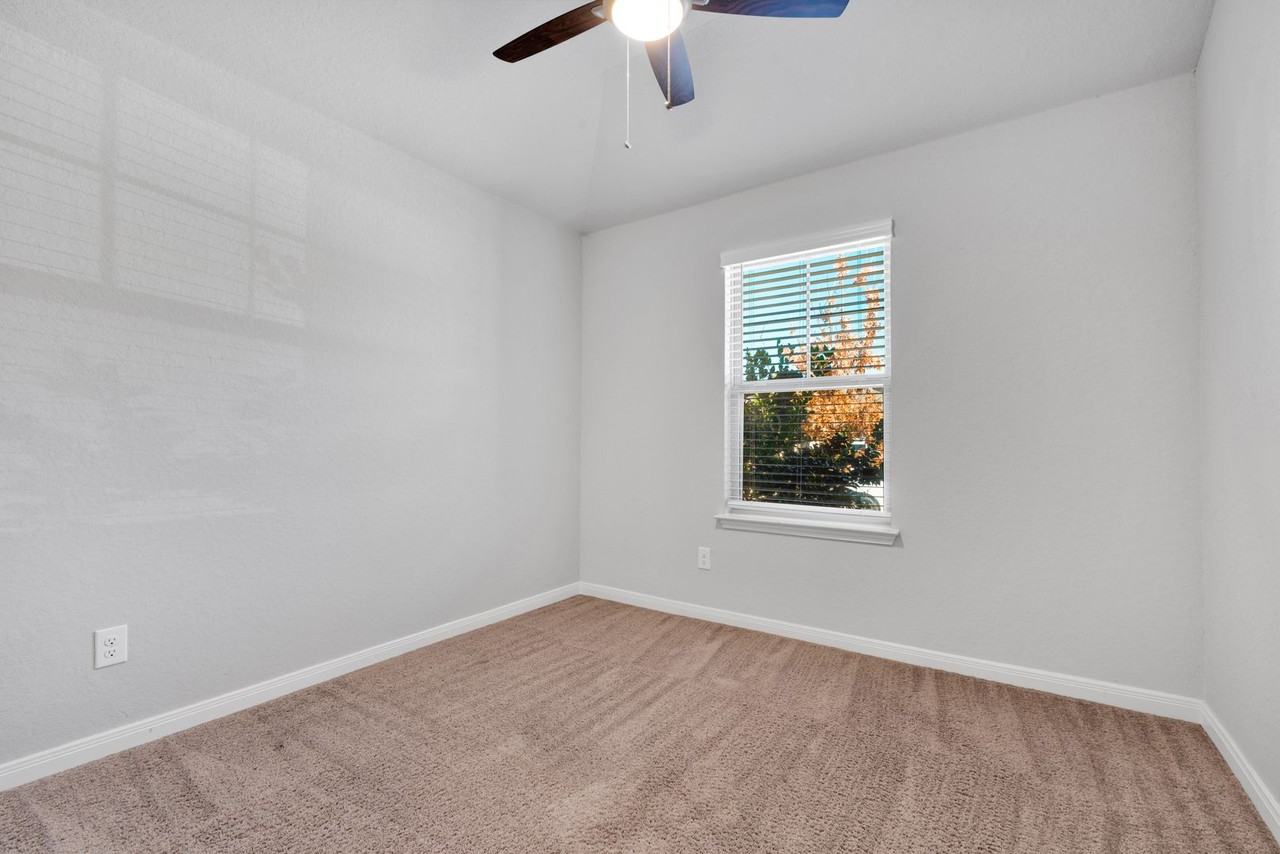 13166 Maridell Park - Photo 7 of 23