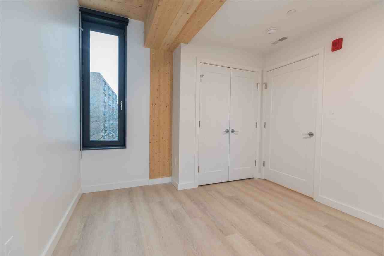 12 E Lenox St - Photo 7 of 12