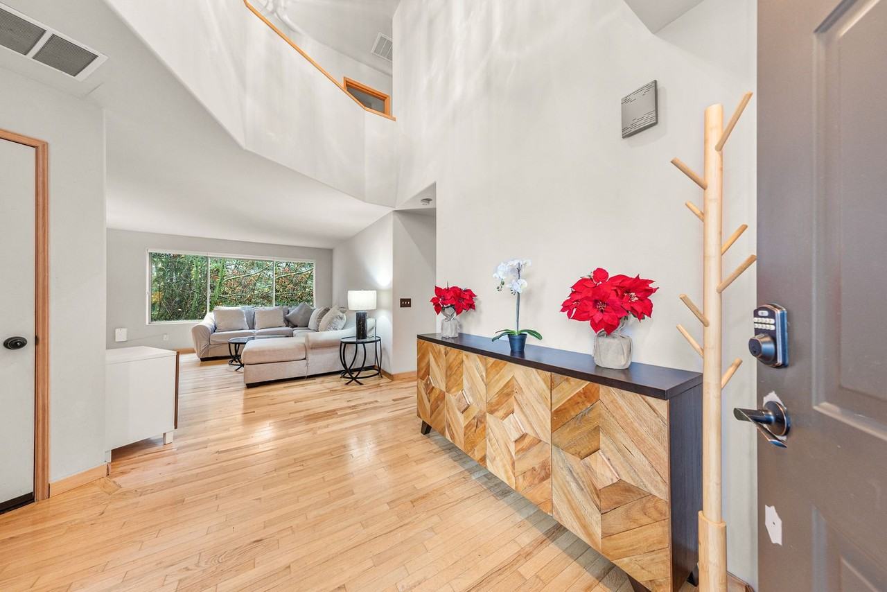 9625 122nd Ln Ne - Photo 3 of 18