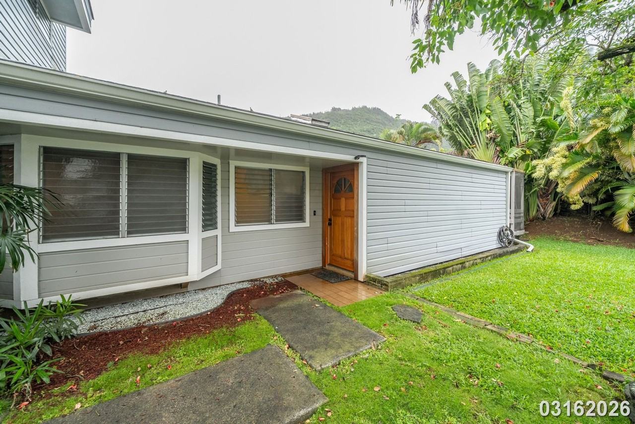 2752 Kalihi St #B - Photo 4 of 34