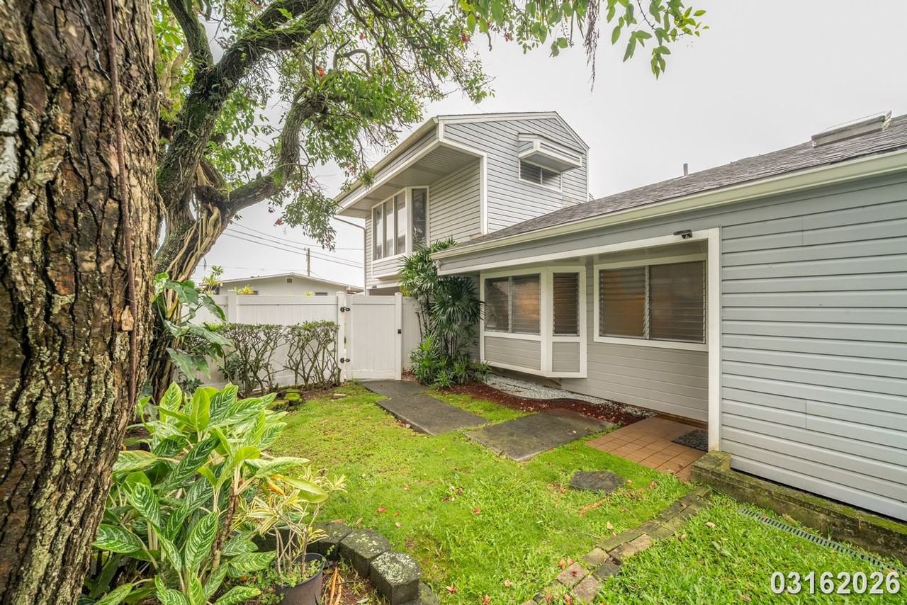 2752 Kalihi St #B - Photo 6 of 34