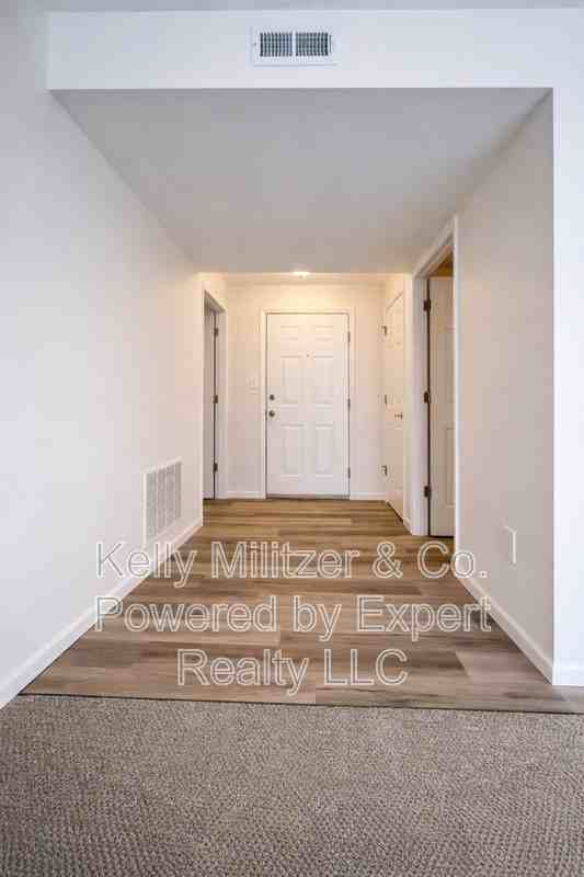 406 S Church St #512 - Photo 4 of 28