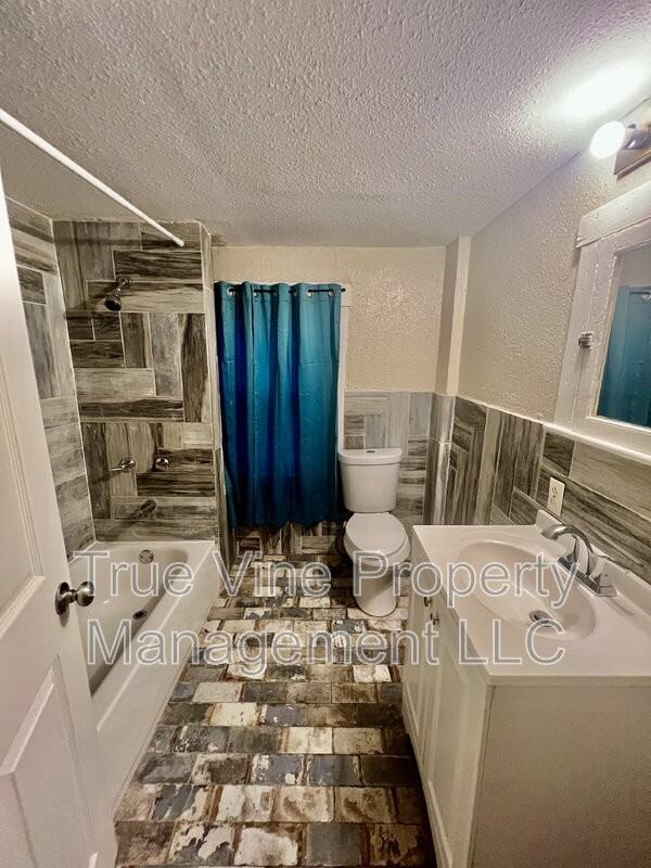 253 Post Ave #2 - Photo 4 of 8