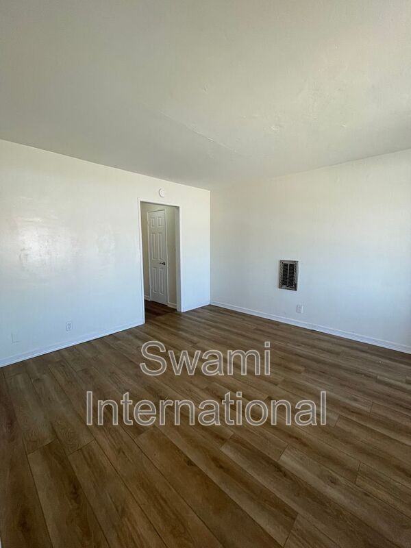 2030 E Florence Ave #6 - Photo 7 of 28