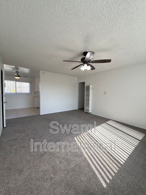 5846 Estrella Ave #4 - Photo 4 of 16