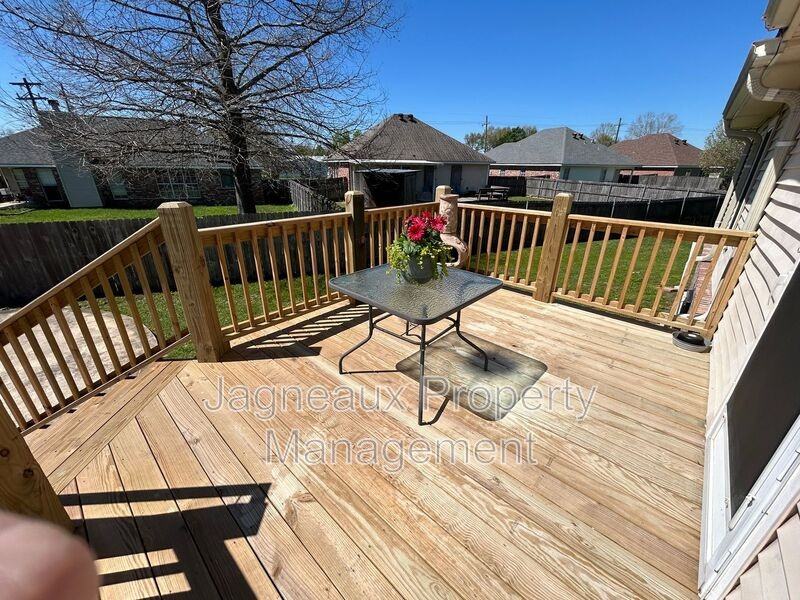 416 Rue Canard - Photo 6 of 24