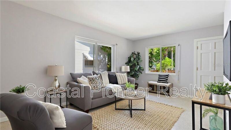 325 42nd Ave N - Photo 4 of 15