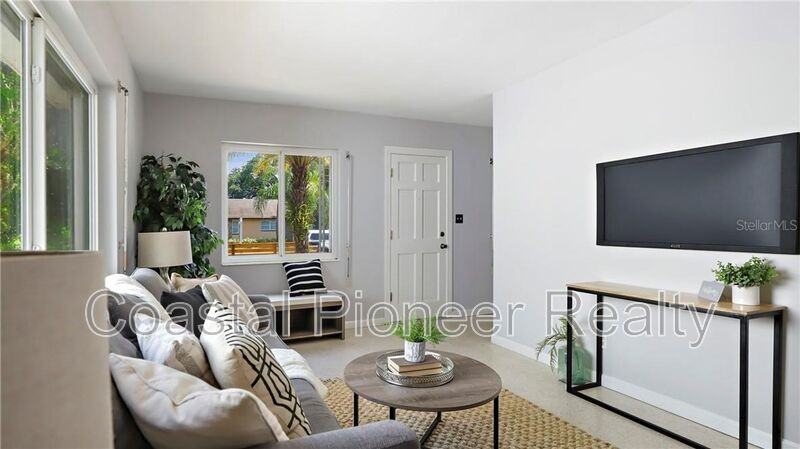 325 42nd Ave N - Photo 5 of 15