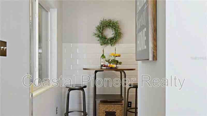 325 42nd Ave N - Photo 6 of 15