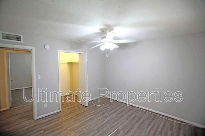 1547 W Kerry Ln - Photo 4 of 14