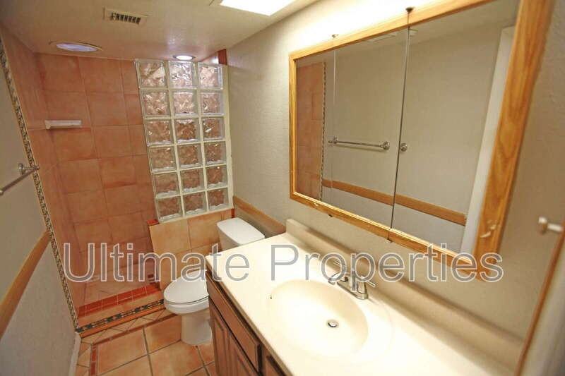 1547 W Kerry Ln - Photo 5 of 14