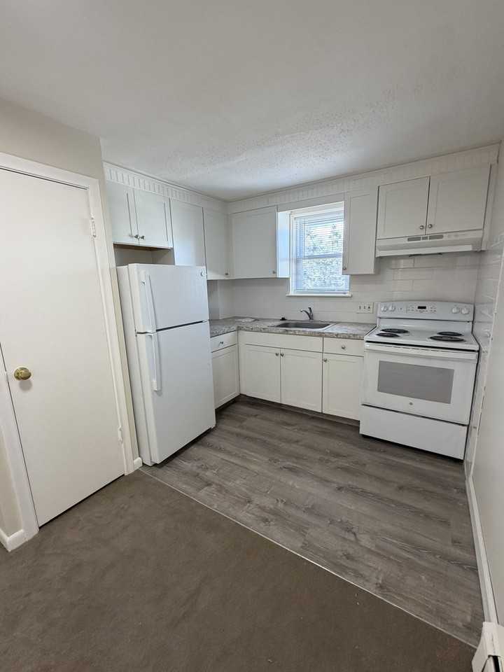 Gardner St #1-11 - Photo 4 of 7