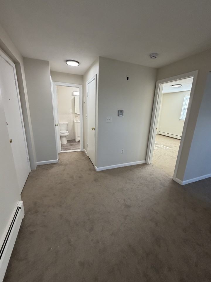 Gardner St #1-11 - Photo 5 of 7