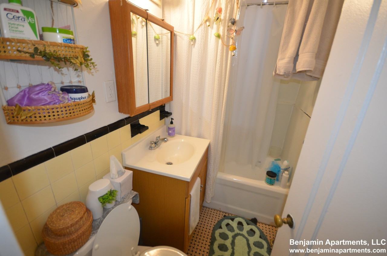 Chiswick Rd. & Commonwealth Ave #27 - Photo 3 of 19