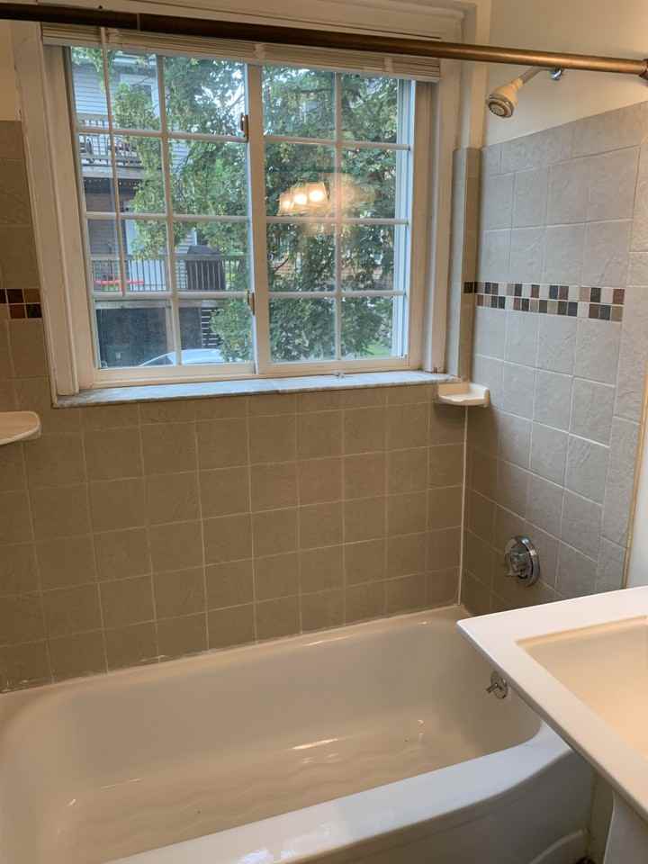 550 Belmont St #29 - Photo 4 of 6