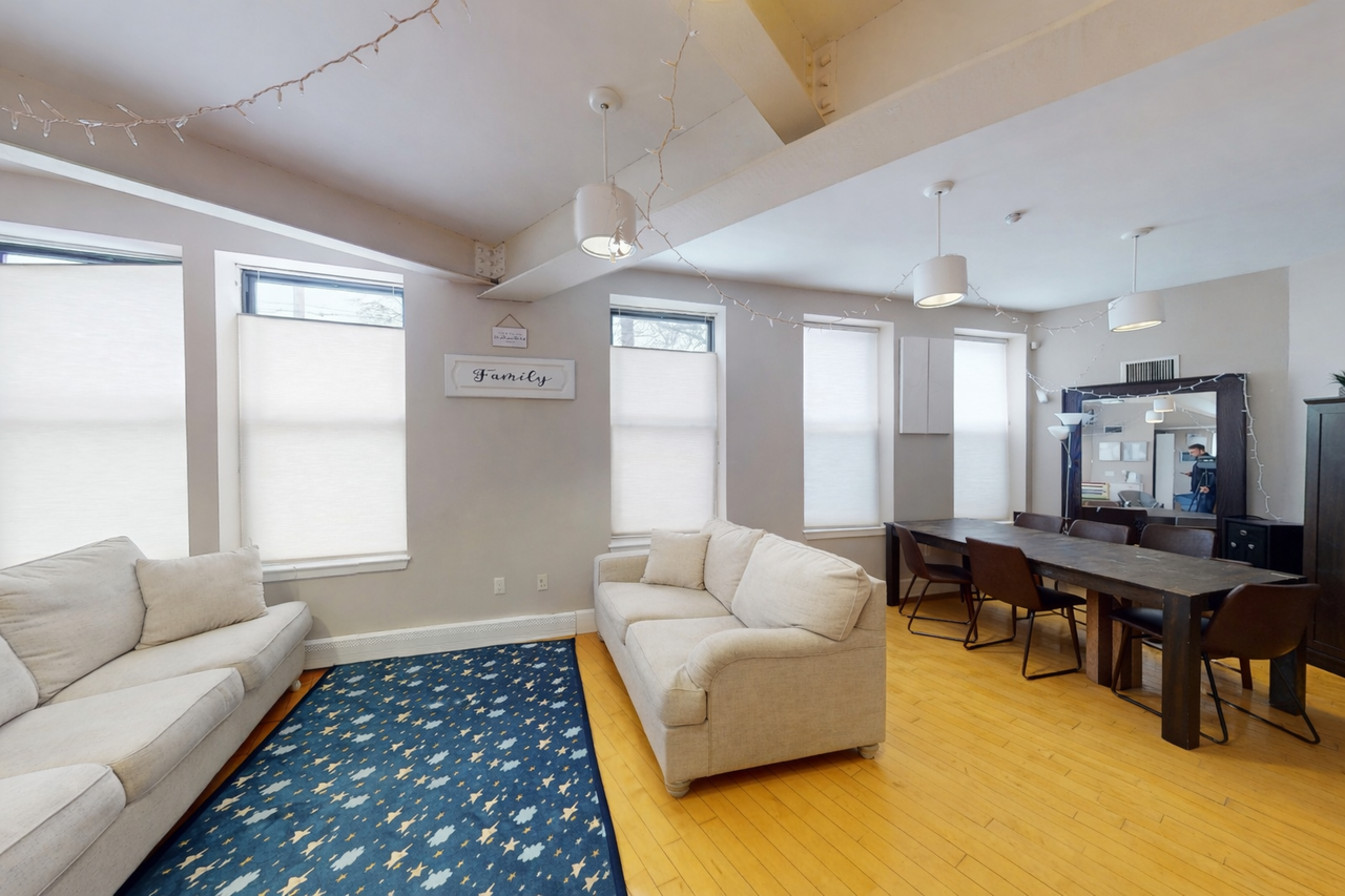 72 Kent St - Photo 3 of 11