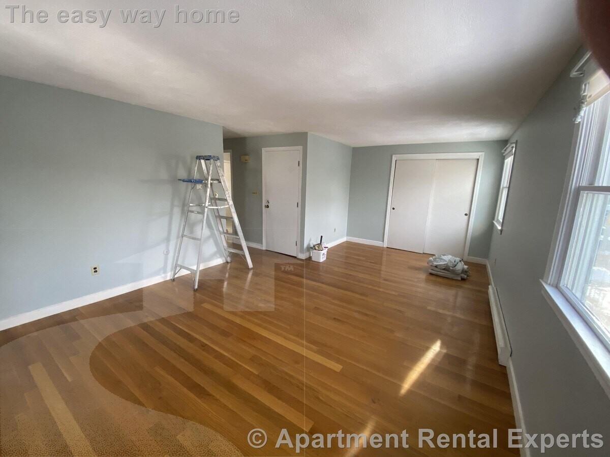 92 Sylvia St - Photo 4 of 13