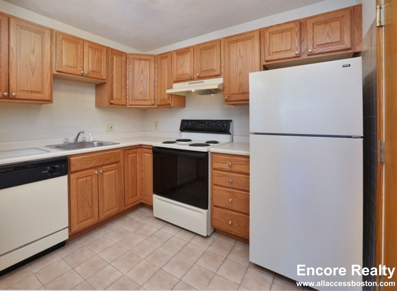 270 Grove St #5 - Photo 2 of 4