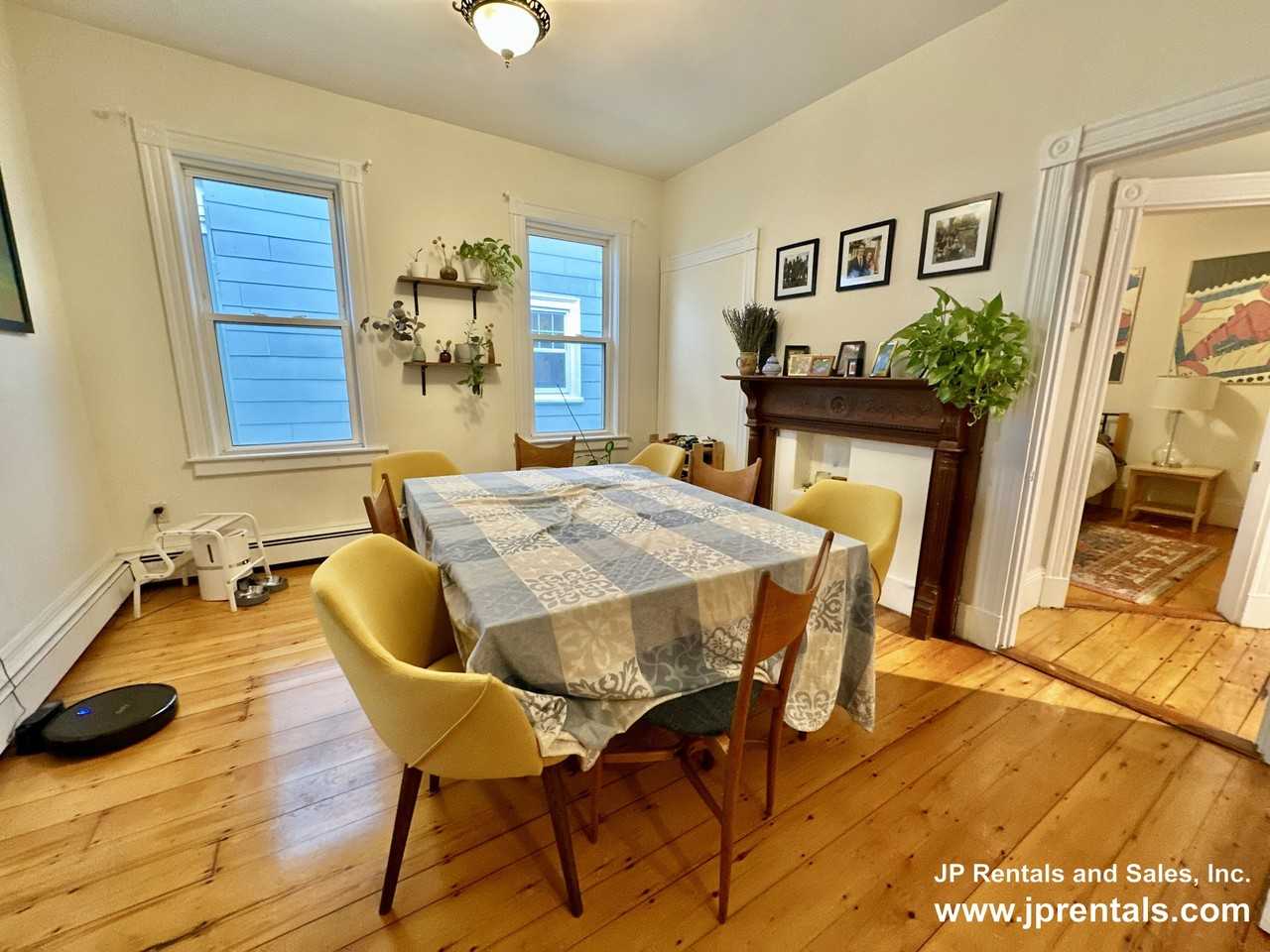 11 Sheridan St #2 - Photo 2 of 17