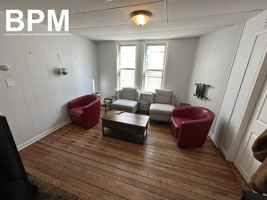 featured image of 114 Everett St #3