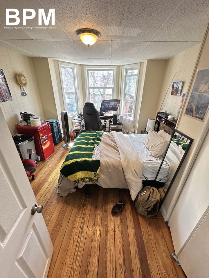 114 Everett St #3 - Photo 3 of 12