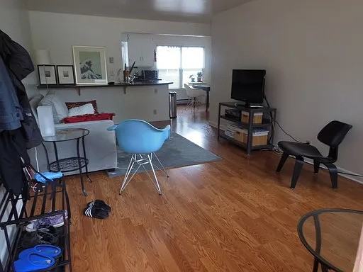 7317 Woodlawn Ave Ne #1 - Photo 5 of 11