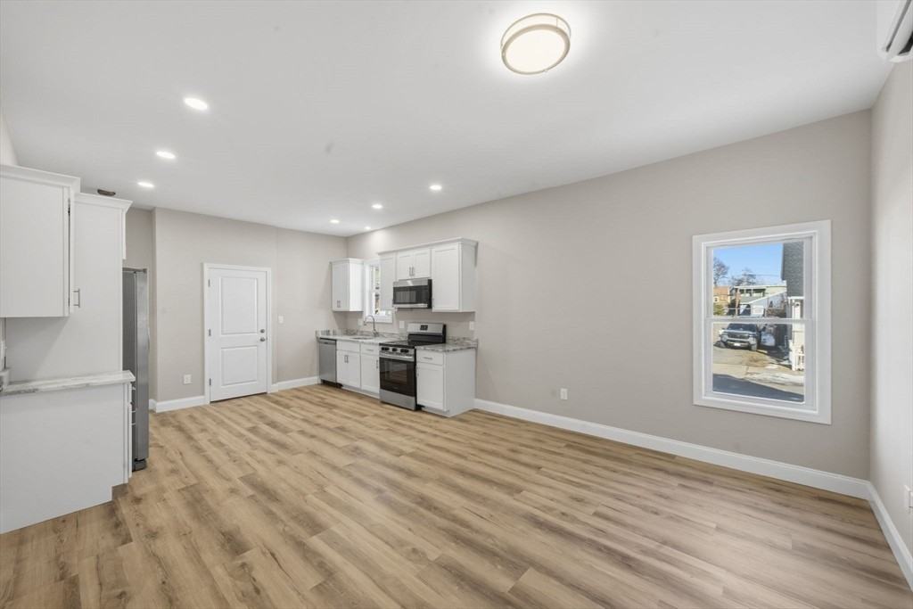 Clough St #1 - Photo 3 of 12