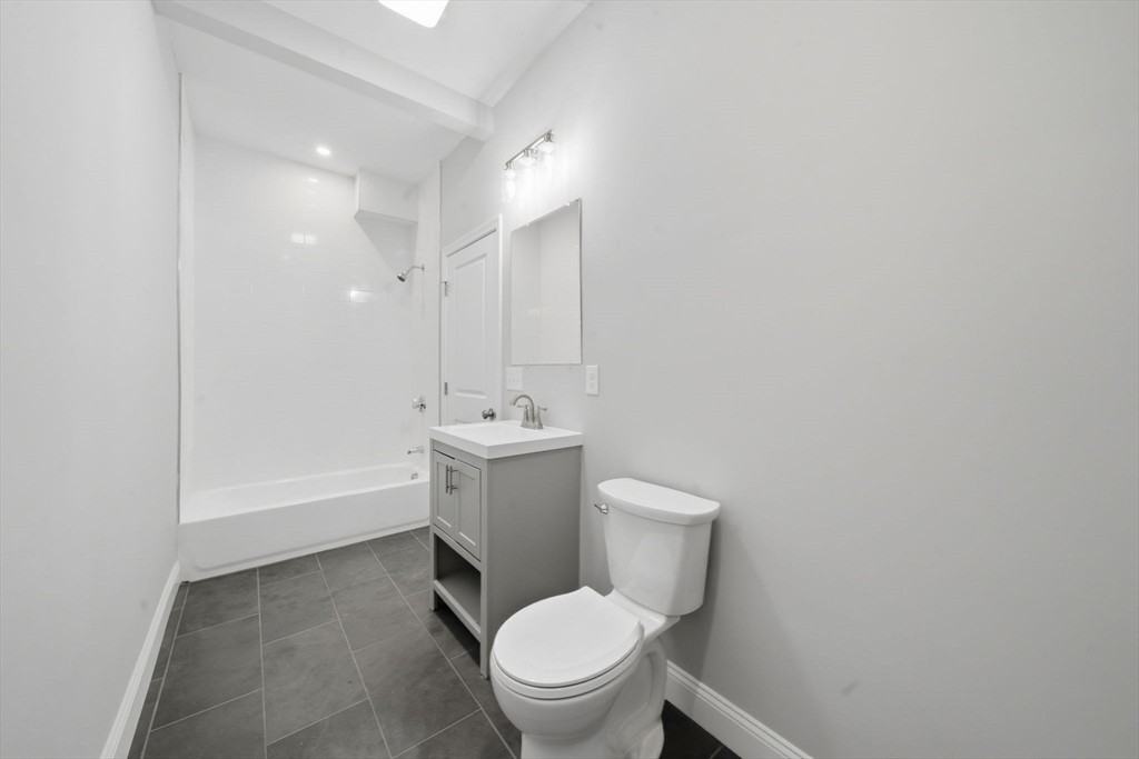 Clough St #1 - Photo 4 of 12