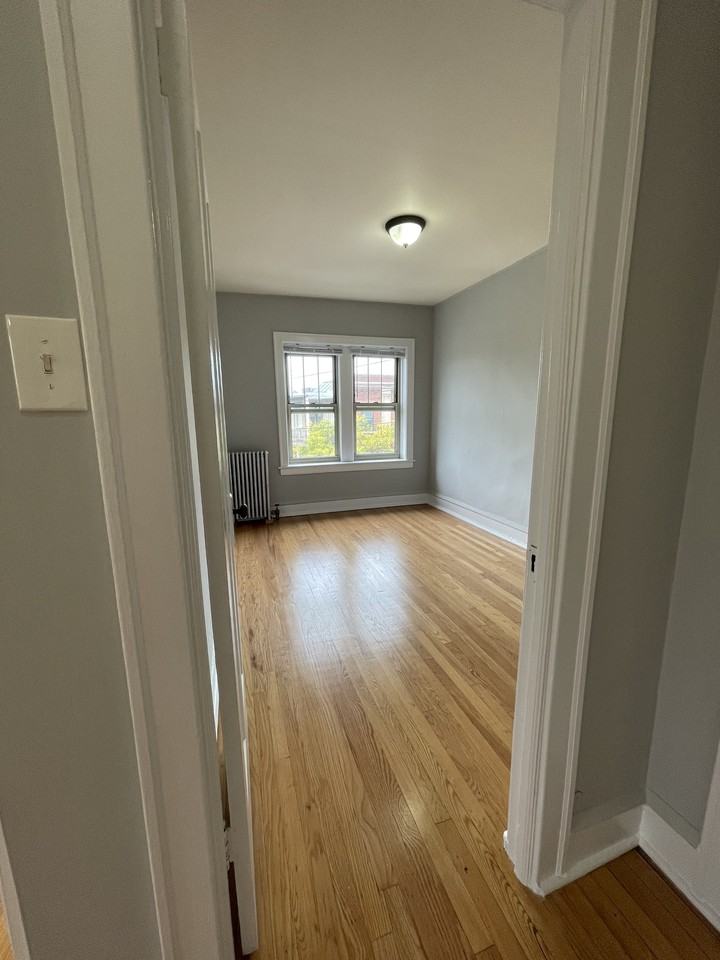 5117 W Montrose Ave #3B - Photo 2 of 14