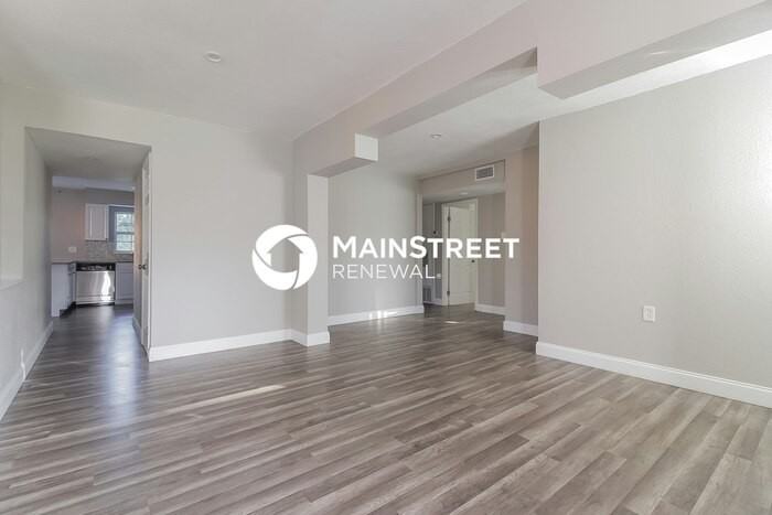 2121 Camellia Dr - Photo 4 of 16