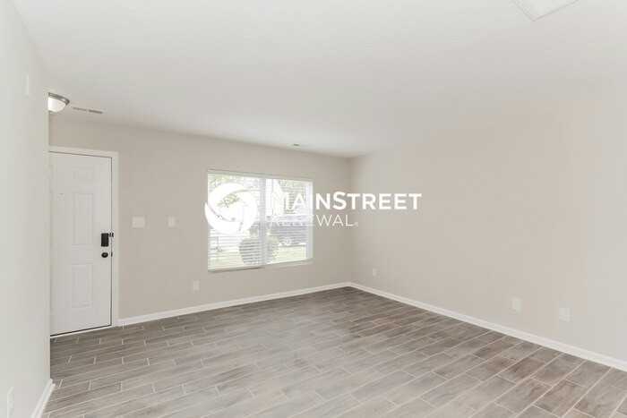 514 Tallwood Ct - Photo 5 of 16