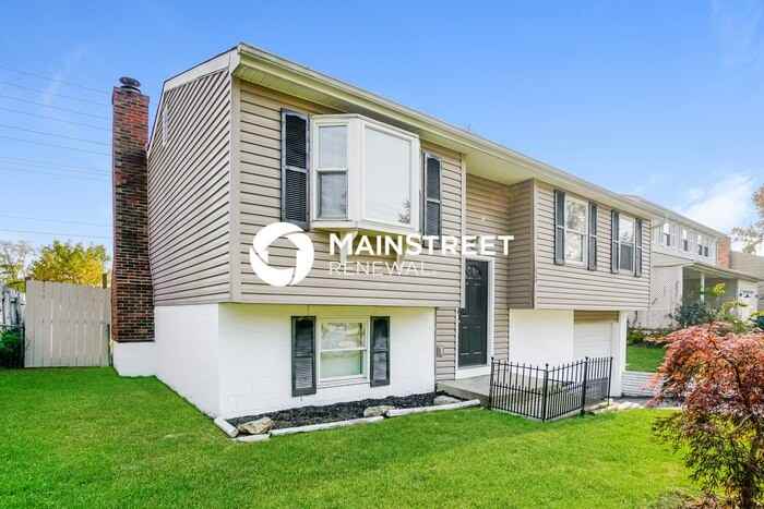 2168 Jade St - Photo 4 of 17