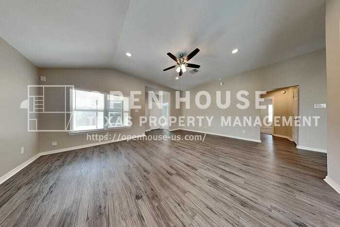 10218 Black Forest Ct - Photo 4 of 23