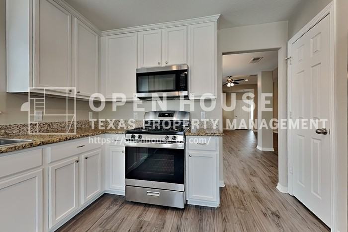 10218 Black Forest Ct - Photo 6 of 23