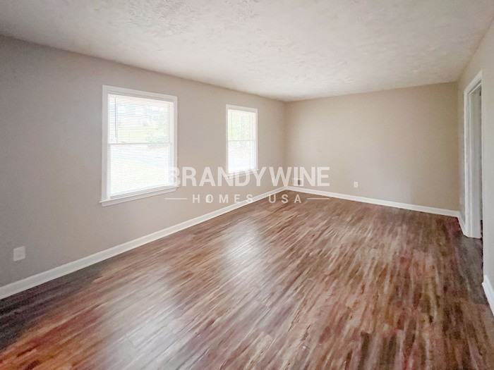 1481 Smokehouse Ln - Photo 6 of 34