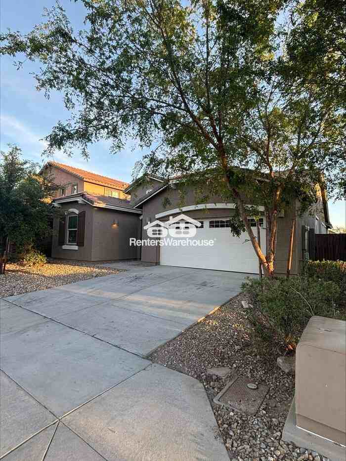 7643 W Fetlock Trl - Photo 2 of 26