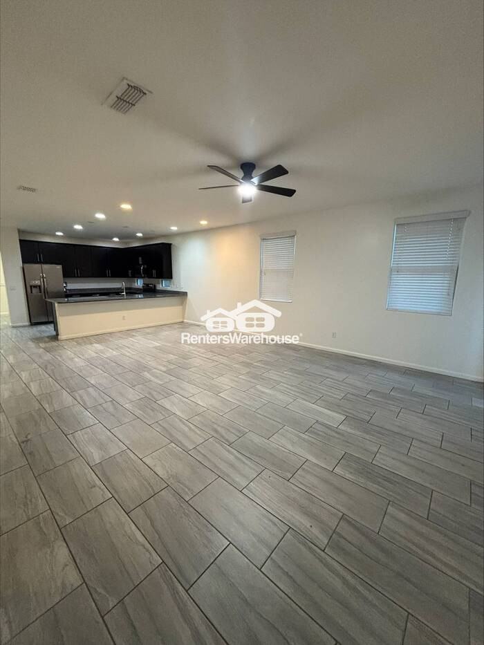 7643 W Fetlock Trl - Photo 4 of 26